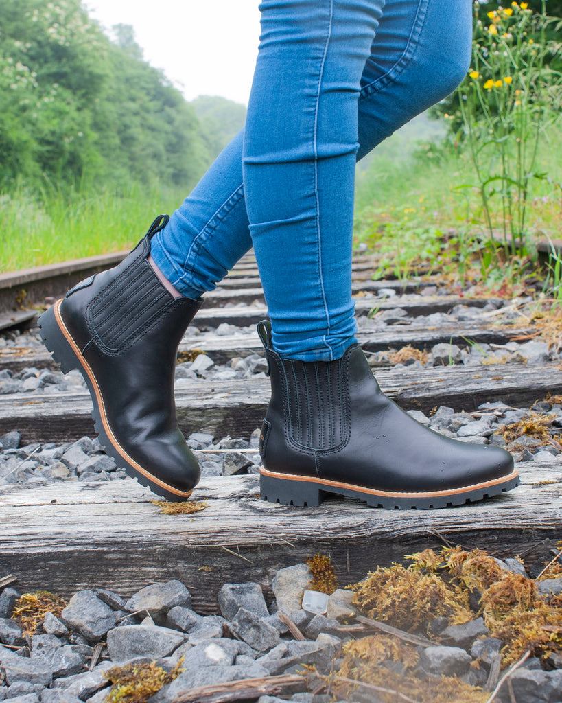 Brigitte Igloo Trav botines de piel con forro interior de pelo natural. negro