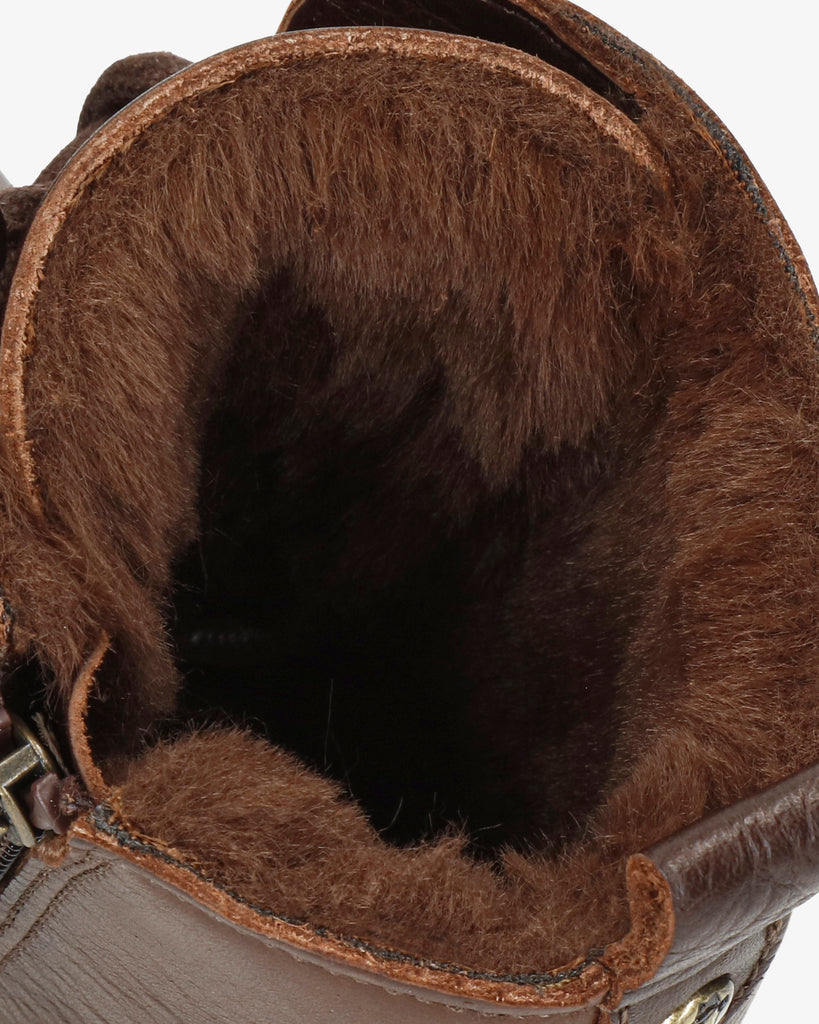 Fara Trav botas de piel con forro interior de pelo. marron