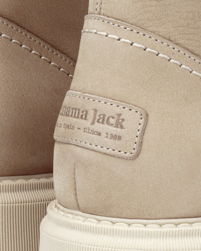 Farai botas de piel con forro interior de pelo. crudo