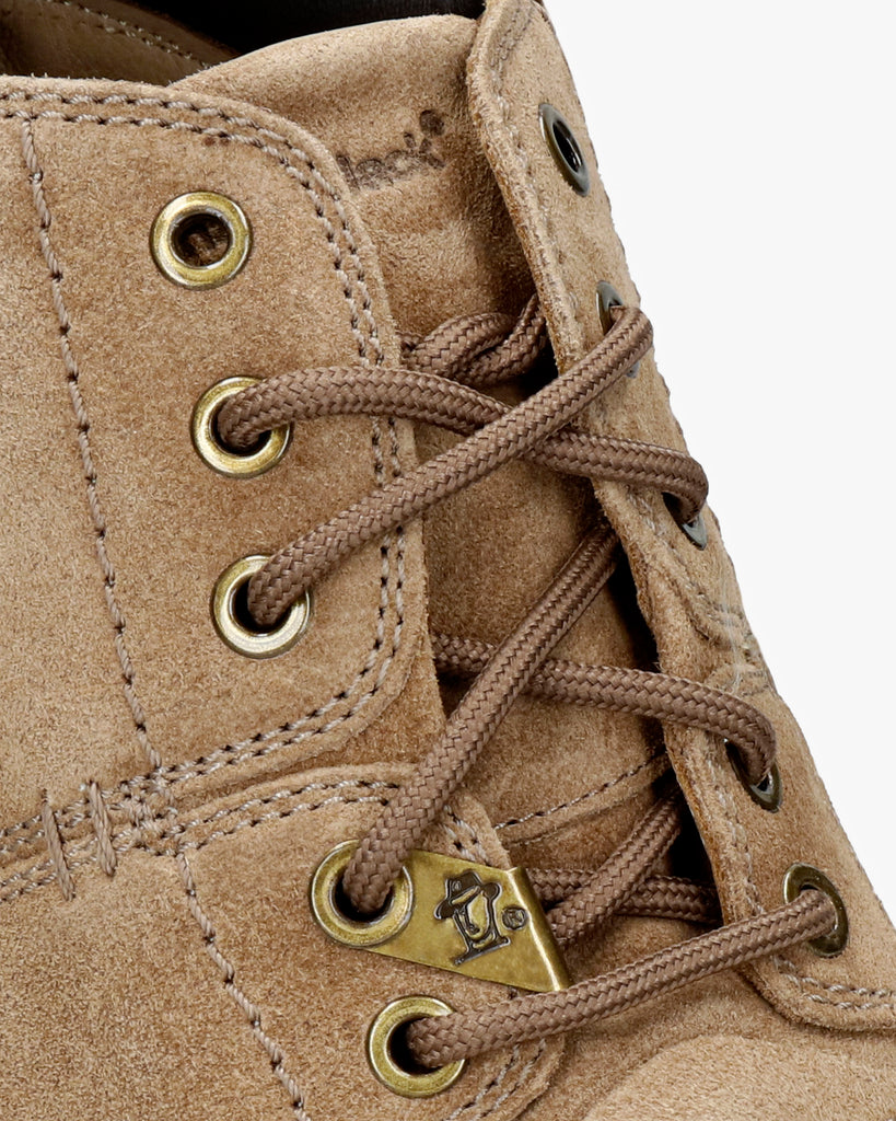 Fargo botín de piel con forro interior de piel. taupe