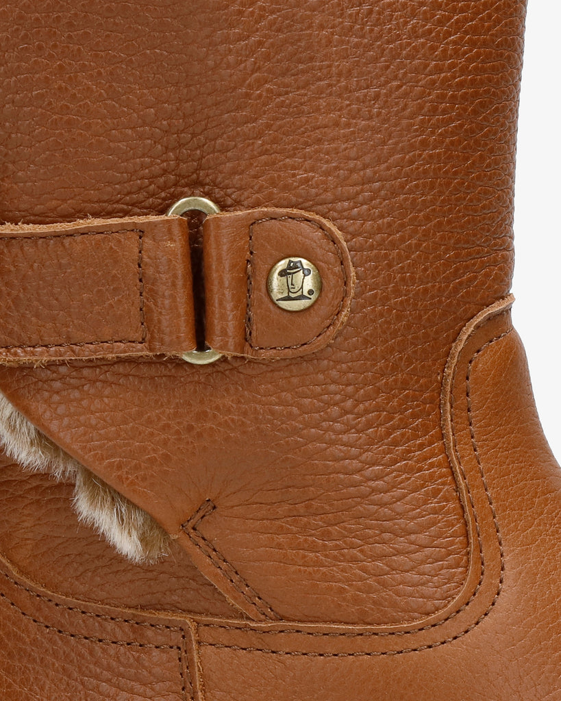 Felia botas de piel con forro interior de pelo. cuero