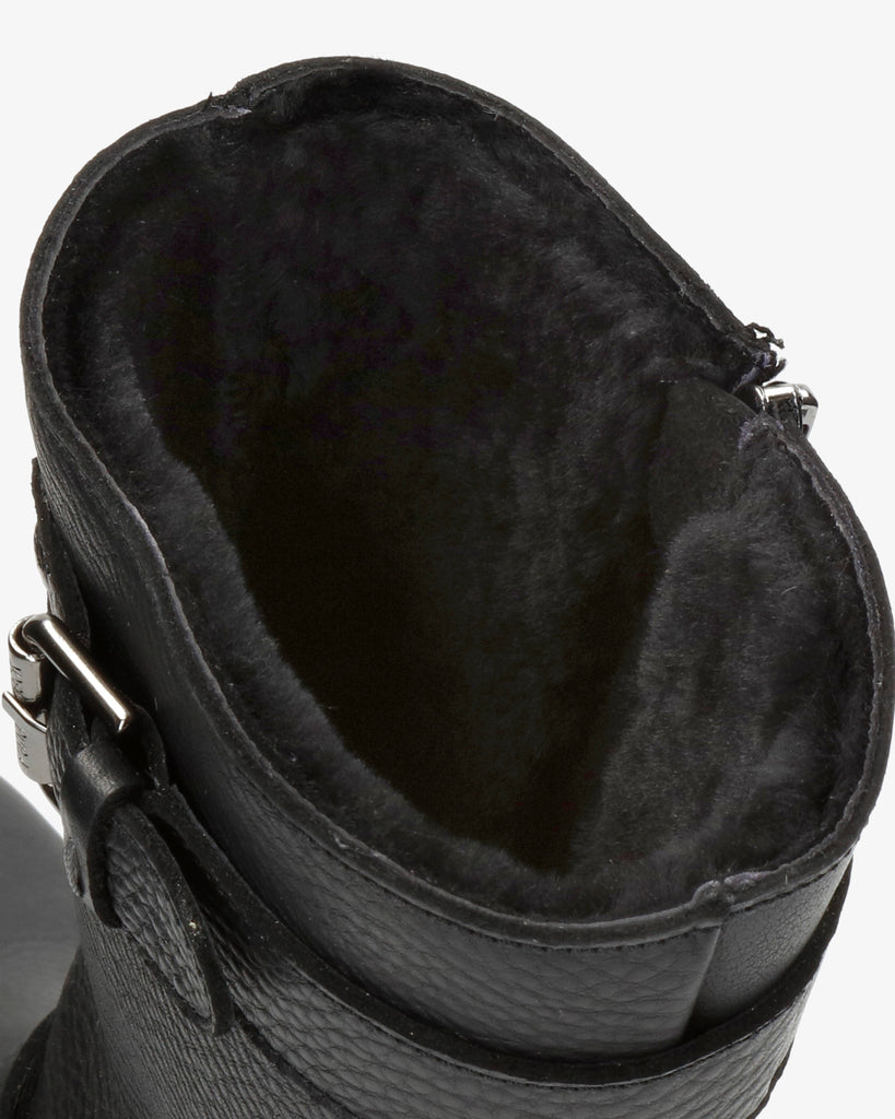 Fergie Igloo botas de piel con forro interior de pelo natural. negro