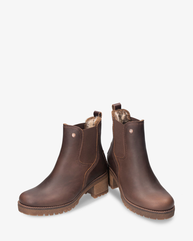 Pia botines de piel con forro interior de pelo. cuero