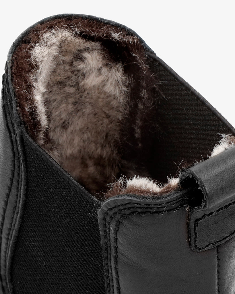 Pia Trav botines de piel con forro interior de pelo. negro