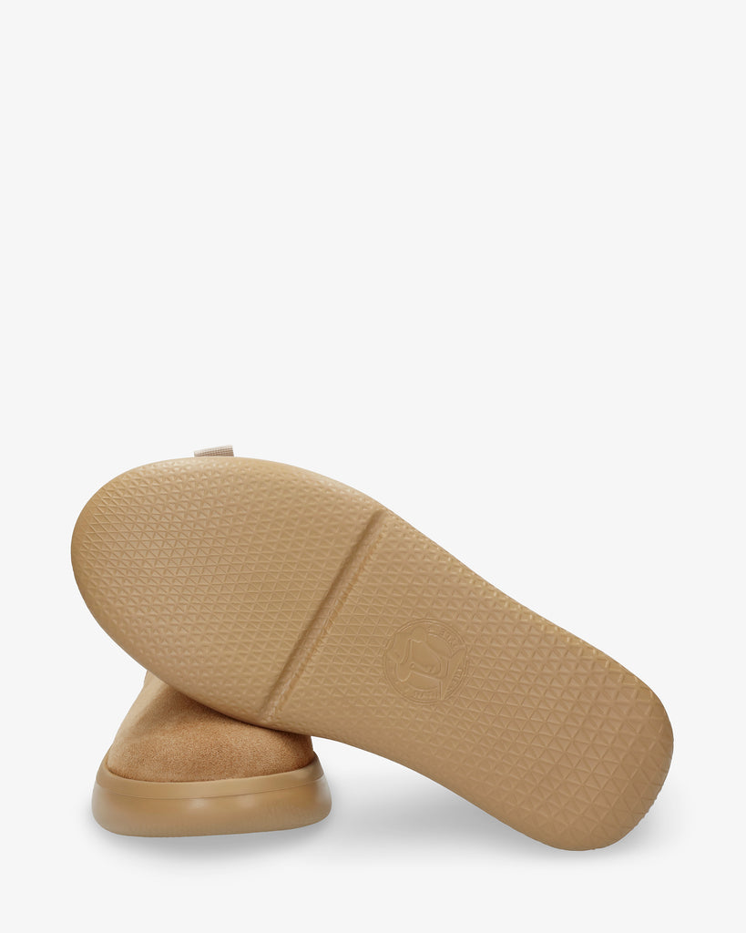 Yairo botín de piel con forro interior de lycra. cuero